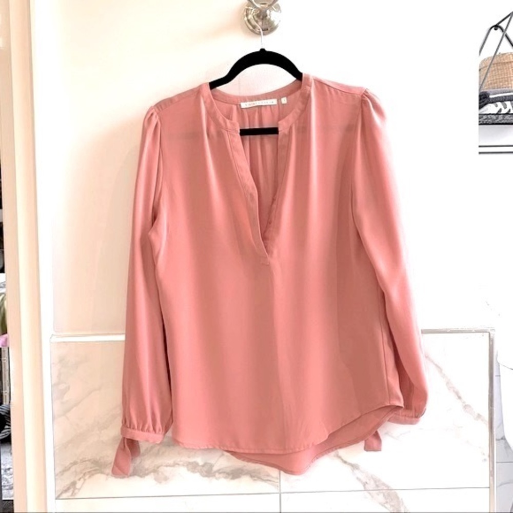 Violet and Claire Pink Blouse.  Bow Detail at the Cuffs. Size Small.